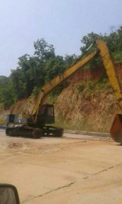 KOBELCO sk200-2บูมยาว