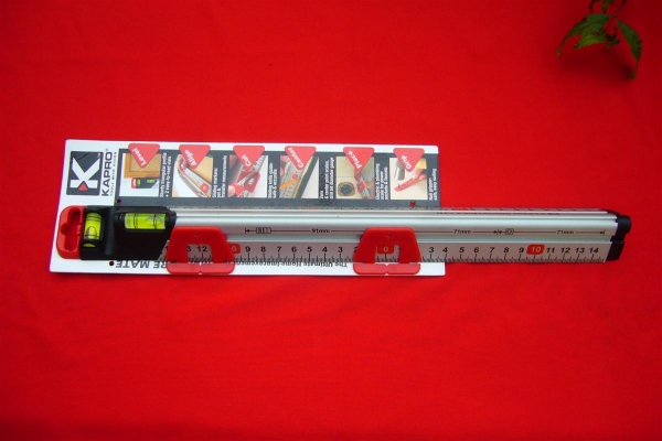 ไม้บรรทัดสามเหลี่ยมอลูมีเนียม KAPRO + ระดับน้ำ ความยาว 12 นิ้ว