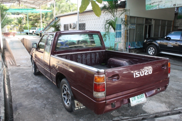 ขาย IZUZU ปี 2536 เครื่อง 90 HP พาวเวอร์ ราคาถูก ขาย IZUZU ปี 2536 เครื่อง 90 HP พาวเวอร์ ราคาถูก