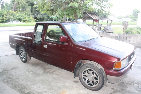 ขาย IZUZU ปี 2536 เครื่อง 90 HP พาวเวอร์ ราคาถูก ขาย IZUZU ปี 2536 เครื่อง 90 HP พาวเวอร์ ราคาถูก