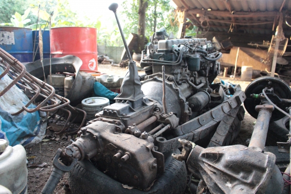 ขายเครื่องยนต์ SD 33 Nissan พร้อมเกียร์เป็น 4 WD ทั้งหมด มีทั้งคานหน้าคานหลัง กะทะล้อยางและแหนบ ทั้งชุด (ไม่มีใบคุม เหมาะสำหรับทำรถอีแต๋น) ขายเครื่องยนต์ SD 33 Nissan พร้อมเกียร์เป็น 4 WD ทั้งหมด มีทั้งคานหน้าคานหลัง กะทะล้อยางและแหนบ ทั้งชุด (ไม่มีใบคุม เหมาะสำหรับทำรถอีแต๋น)