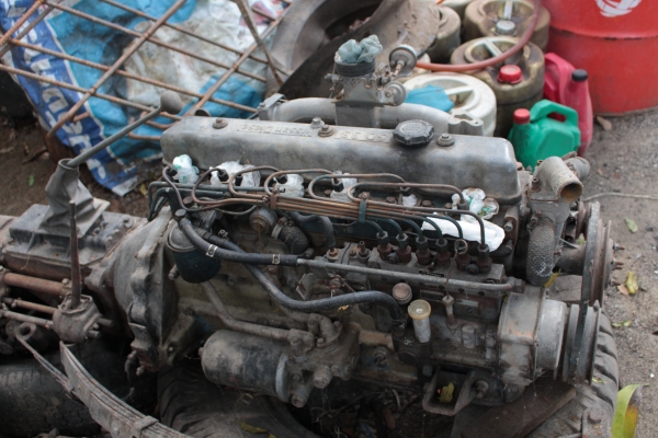 ขายเครื่องยนต์ SD 33 Nissan พร้อมเกียร์เป็น 4 WD ทั้งหมด มีทั้งคานหน้าคานหลัง กะทะล้อยางและแหนบ ทั้งชุด (ไม่มีใบคุม เหมาะสำหรับทำรถอีแต๋น) ขายเครื่องยนต์ SD 33 Nissan พร้อมเกียร์เป็น 4 WD ทั้งหมด มีทั้งคานหน้าคานหลัง กะทะล้อยางและแหนบ ทั้งชุด (ไม่มีใบคุม เหมาะสำหรับทำรถอีแต๋น)