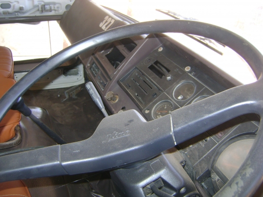 SUMO  FM 227  2 เพลา เครื่อง EM 100  220 แรง  ราคา  680,000 บาท