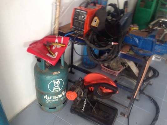 สำหรับผู้จะเปิดกิจการใหม่  ร้านท่อไอเสีย  ขายเหมาเปิดไม่ถึงเดือน ของอยู่ลพบุรี