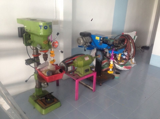 สำหรับผู้จะเปิดกิจการใหม่  ร้านท่อไอเสีย  ขายเหมาเปิดไม่ถึงเดือน ของอยู่ลพบุรี