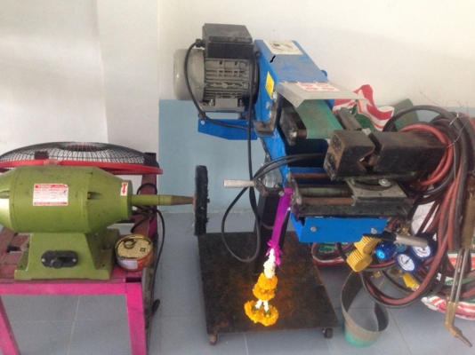 สำหรับผู้จะเปิดกิจการใหม่  ร้านท่อไอเสีย  ขายเหมาเปิดไม่ถึงเดือน ของอยู่ลพบุรี