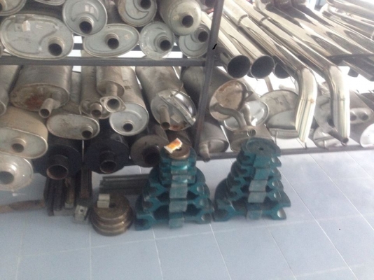 สำหรับผู้จะเปิดกิจการใหม่  ร้านท่อไอเสีย  ขายเหมาเปิดไม่ถึงเดือน ของอยู่ลพบุรี