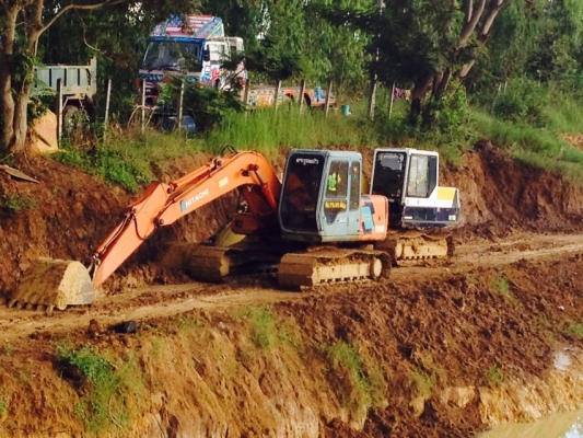 ขายรถแบคโฮ 4 รายการ