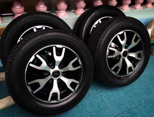 ขายล้อ t6 wildtrak ตัวTOP ขอบ18 พร้อมยาง 265/60/18