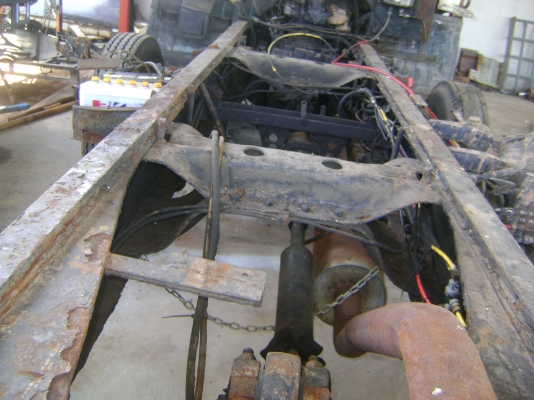 12ล้อ F18  เพลาดียว เครื่อง HO7D   195แรง  ราคา 485,000 บาท