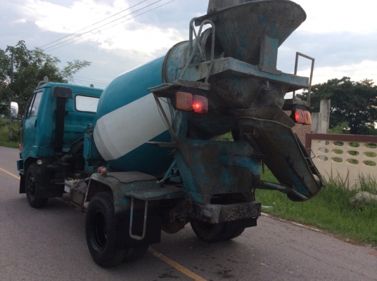 HINO 6ล้อ รถโม่ปูน 3คิว เครื่อง185แรง พาว์เวอร์ รถสวย ครัทซีดี พร้อมใช้งาน ขาย 600,000 บาท (ศุภากร 081-4252943)