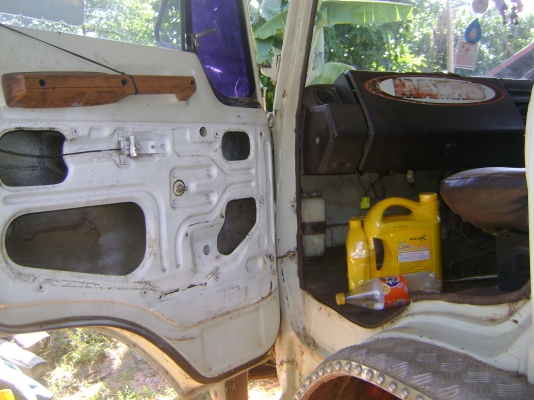 ( หกล้อหัวยาว) เปลี่ยนหัว F 17  เครื่อง 180 แรง  สโลกลาง  บรรทุกอ้อย //ทุกอย่างลงเล่มแล้ว  ราคา 400,000 บาท /// ราคา ใหม่