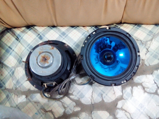 ลำโพง6นิ้วครึ่ง1คู่ 400บาท
