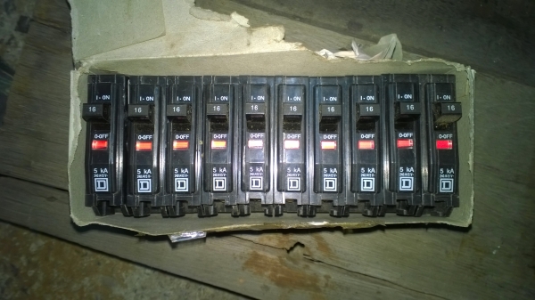 ขาย ลูกเซอร์กิต 5kA, 10kA ยี่ห้อ SQUARE D ราคาถูกครับ!!!