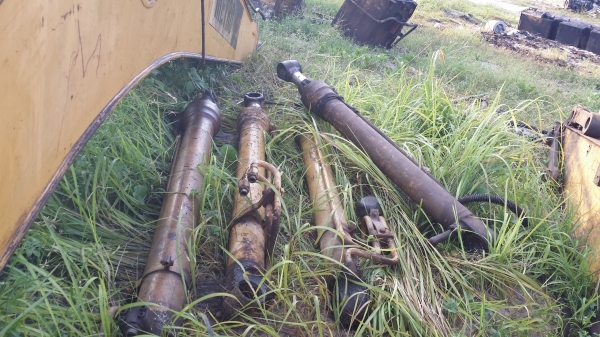 ขายด่วน กระบอกอาม+ กระบอกบุ่งกี๋+ กระบอกยก CATE200B