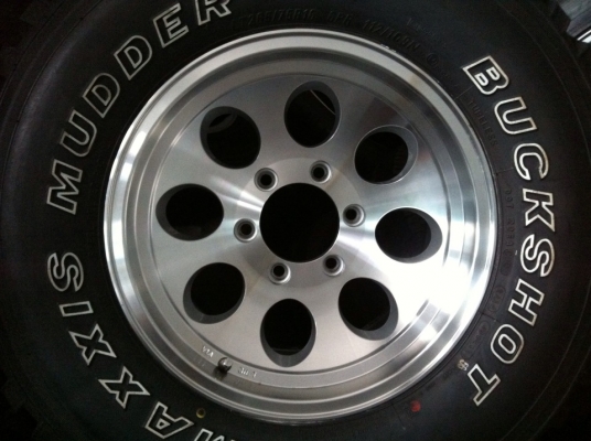 ขายยางMud-Terrain Maxxis MT-754 Buckshot 265 75 r16 ปี14 +แม็กลายMickey 16x8 ET-0 สวยมาก