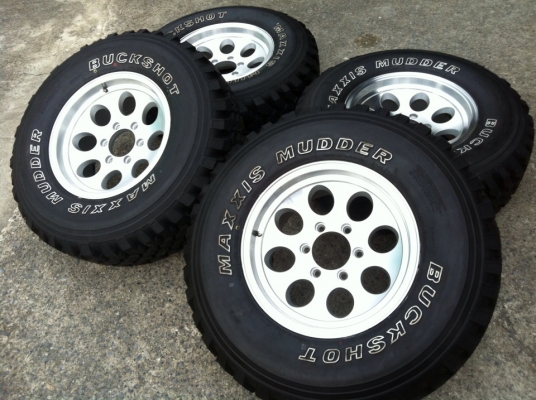 ขายยางMud-Terrain Maxxis MT-754 Buckshot 265 75 r16 ปี14 +แม็กลายMickey 16x8 ET-0 สวยมาก