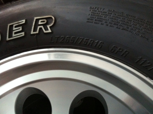 ขายยางMud-Terrain Maxxis MT-754 Buckshot 265 75 r16 ปี14 +แม็กลายMickey 16x8 ET-0 สวยมาก