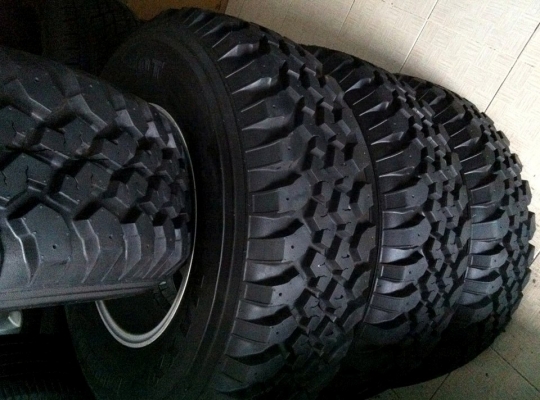 ขายยางMud-Terrain Maxxis MT-754 Buckshot 265 75 r16 ปี14 +แม็กลายMickey 16x8 ET-0 สวยมาก