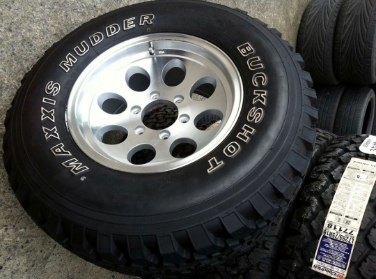 ขายยางMud-Terrain Maxxis MT-754 Buckshot 265 75 r16 ปี14 +แม็กลายMickey 16x8 ET-0 สวยมาก