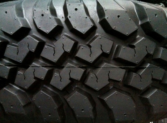 ขายยางMud-Terrain Maxxis MT-754 Buckshot 265 75 r16 ปี14 +แม็กลายMickey 16x8 ET-0 สวยมาก