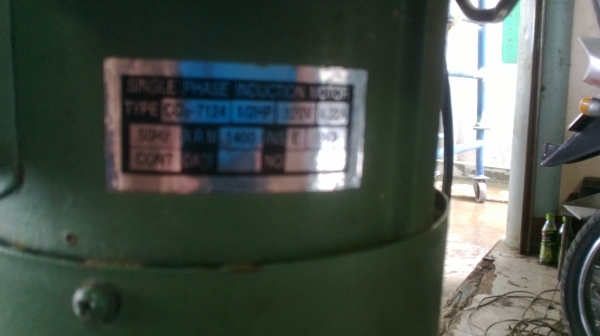 แท่นเจาะ พร้อมใช้ไฟบ้าน มอเตอร์ 1/2 แรง สูง 1 เมตร สภาพสวย สีเดิม ๆ 5,000