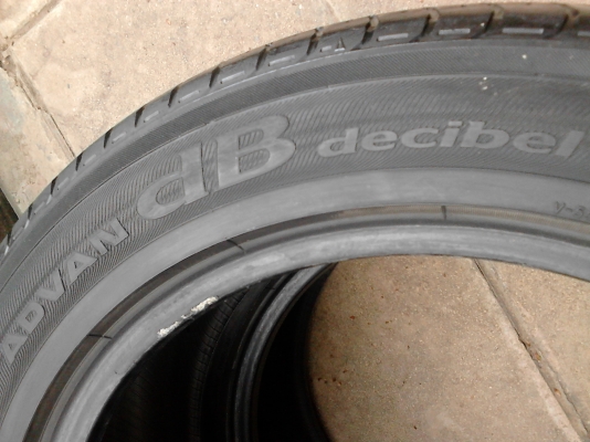 215/55R17 YOKOHAMA ADVAN dB decibel มี 2 เส้น ปี2012 TEL.081-427-3941 215/55R17 YOKOHAMA ADVAN dB decibel มี 2 เส้น ปี2012 TEL.081-427-3941