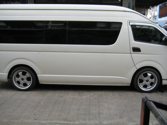 ขายแม็กพร้อมยาง  18 6รู ยาง225 45 ดอกแน่น พร้อมใช้