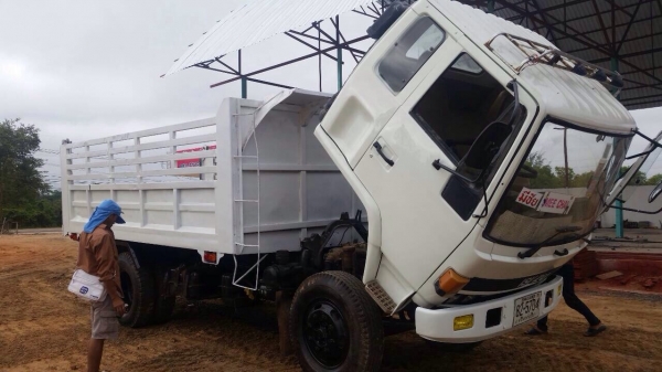 ขาย 6 ล้อดั้ม ใช้งานได้ปกติ ภาษีเต็ม ขาย450000 ติดต่อ 0811160919