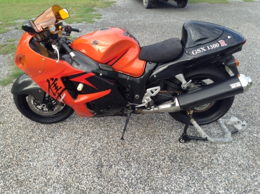 ธารนนทบุรี//ขายSUZUKI HAYABUSA สเปคเมกา ปี2000 แท้ ราคา 169,000 บาท เอกสารอินวอย+สรรพสามิต แท้ตัวจริง