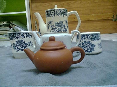 งานกานํ้าชากระเบื้องและดินเผา