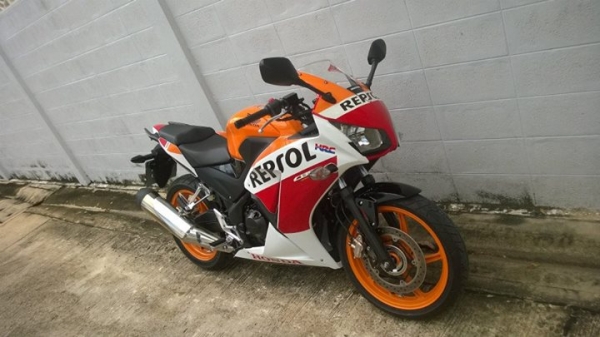 CBR300 2014 Repsol Edition วิ่ง 1300 ใหม่กริ๊บมือ 1 ถูก ต่อรองได้