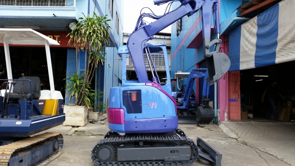 รถขุด KOMATSU รุ่น PC28UU-2E- แทร็กเหล็ก มือสองญี่ปุ่น
