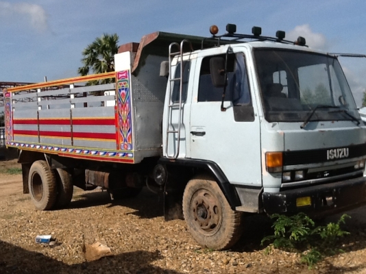 หกล้อJCM เครื่อง6BF  175 แรงม้า ยกหัวร็อกกี้ใส่สวยๆพร้อมใช้งาน