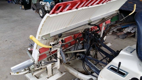 รถปลูกข้าวนั่งขับ YANMAR เก่าญี่ปุ่น สภาพสวย เครื่องยนต์ติดง่าย สภาพพร้อมใช้งาน รถปลูกข้าวนั่งขับ YANMAR เก่าญี่ปุ่น สภาพสวย เครื่องยนต์ติดง่าย สภาพพร้อมใช้งาน