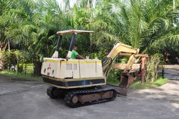 ขายแบคโฮ MITSUBISHI MS30(pc30) สวยเดิมจากญี่ปุ่นยังไม่เคยใช้ในไทย 135,000เท่านั้น!!!