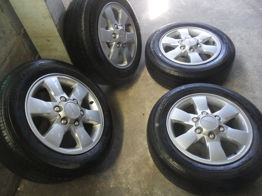 ล้อแม็ก 16นิ้ว 6รู อีซูสุ พร้อมยาง สวยๆ 4 ล้อ ราคา 6900 บาท ล้อแม็ก 16นิ้ว 6รู อีซูสุ พร้อมยาง สวยๆ 4 ล้อ ราคา 6900 บาท