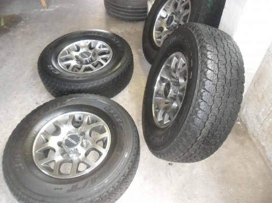 ล้อแม็ก 15นิ้ว 6รู อีซูสุ พร้อมยาง สวยๆ 4 ล้อ ราคา 6900 บาท ล้อแม็ก 15นิ้ว 6รู อีซูสุ พร้อมยาง สวยๆ 4 ล้อ ราคา 6900 บาท