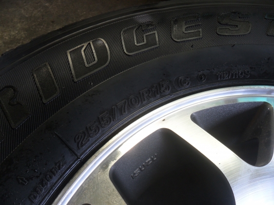 ล้อแม็ก 15นิ้ว 6รู อีซูสุ พร้อมยาง สวยๆ 4 ล้อ ราคา 6900 บาท ล้อแม็ก 15นิ้ว 6รู อีซูสุ พร้อมยาง สวยๆ 4 ล้อ ราคา 6900 บาท