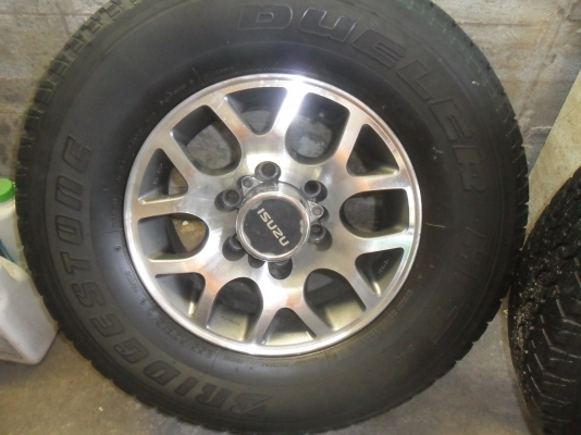 ล้อแม็ก 15นิ้ว 6รู อีซูสุ พร้อมยาง สวยๆ 4 ล้อ ราคา 6900 บาท ล้อแม็ก 15นิ้ว 6รู อีซูสุ พร้อมยาง สวยๆ 4 ล้อ ราคา 6900 บาท