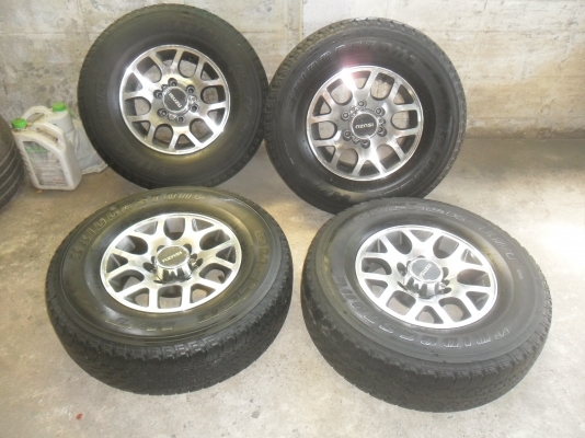 ล้อแม็ก 15นิ้ว 6รู อีซูสุ พร้อมยาง สวยๆ 4 ล้อ ราคา 6900 บาท