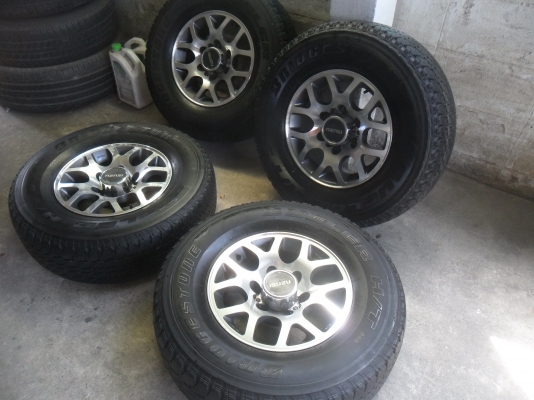 ล้อแม็ก 15นิ้ว 6รู อีซูสุ พร้อมยาง สวยๆ 4 ล้อ ราคา 6900 บาท ล้อแม็ก 15นิ้ว 6รู อีซูสุ พร้อมยาง สวยๆ 4 ล้อ ราคา 6900 บาท