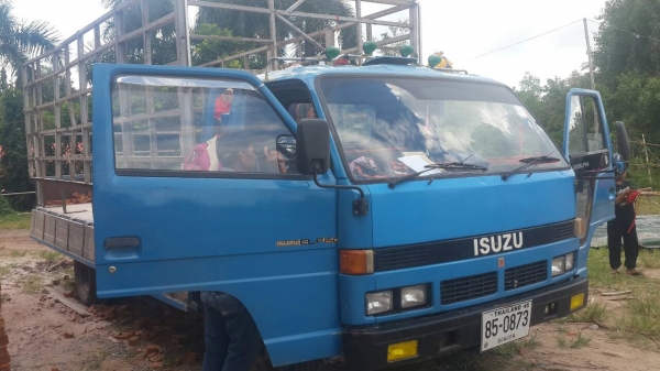 ขาย 115 เครื่อง 4BG1 พ.เพาเว่อ ขาย 115 เครื่อง 4BG1 พ.เพาเว่อ