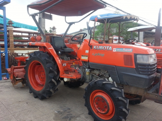 คูโบต้า L2808 4 WD 2 เพลาพร้อมโรตารี่ พร้อมใช้งาน