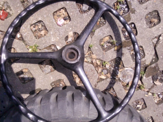 ขายกระทะล้อและพวงมาลัย jeep ford gpw ขายกระทะล้อและพวงมาลัย jeep ford gpw