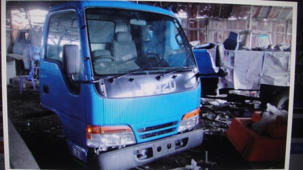 หัวการ์ตูน ISUZU NKR หัวเก่านอก สภาพสวยเดิม ของครบ ยกใส่รถได้เลย หัวการ์ตูน ISUZU NKR หัวเก่านอก สภาพสวยเดิม ของครบ ยกใส่รถได้เลย