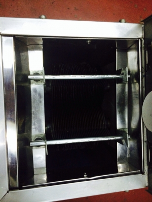 ขายเครื่องหั่นหมู หมูย่าง,หมูสะเต๊ะ สภาพ99\% ราคา 75,00