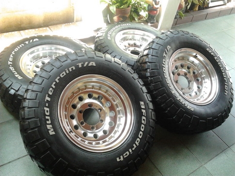 ล้อหยดนํ้า  + BF Km2 ขนาด 265/75/16 ปี12 ดอกสวยๆ 1ชุด