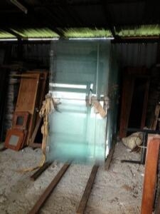 กระจกแคปเปอร์บานใหญ๋ หนา 8 มิลกระจกแคปเปอร์บานใหญ๋ หนา 8 มิล กว้าง 120 ซ.ม  สูง 250 ซ.ม  ขายเป็นชุดครับ (2 แผ่น) ซื้อใหม่เกือบ2หมื่นครับ มี 1 ชุดครับ