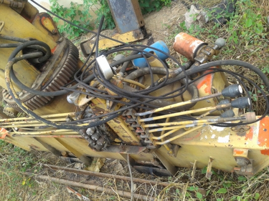 ขายเครน KATO 3.5ตัน5ปอก4ชักท้องแบน เอวแน่น ขาเหลี่ยม ทำสี เปลี่ยนซิลใหม่ พร้อมใช่งานครับ